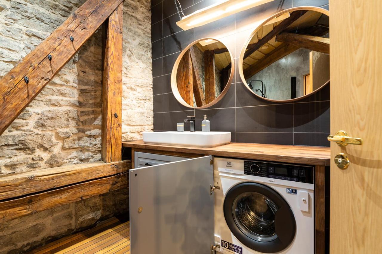 Hilltop Apartments - Old Town Kuninga Талин Екстериор снимка